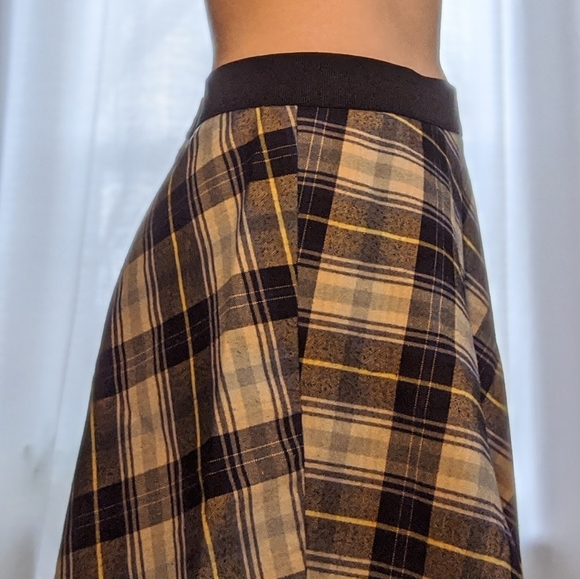 Skirt - Picture 3 of 5